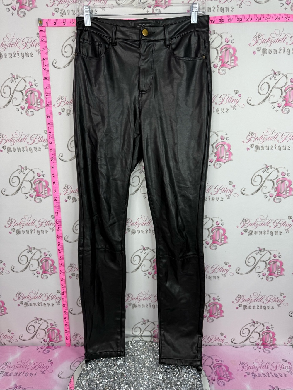 RW&CO. Pants shiny High-Rise Skinny Leg Pants in Black